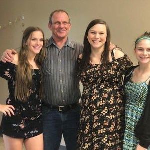 Meet your Posher, Dennis